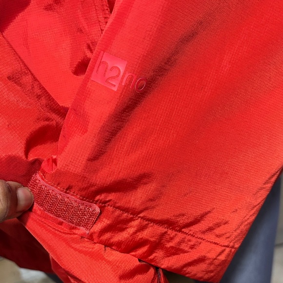 Patagonia Men's Vibrant Red Raincoat - Picture 6 of 13